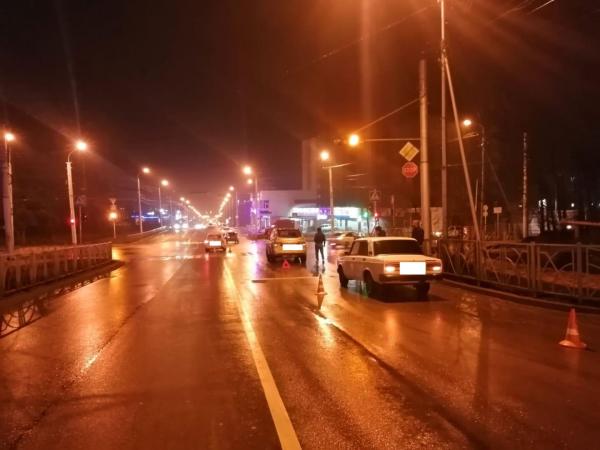 Причиной тройного ДТП стала закатившаяся под педаль бутылка